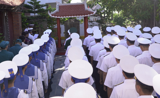 Quân và dân Trường Sa không bao giờ quên những liệt sĩ Gạc Ma